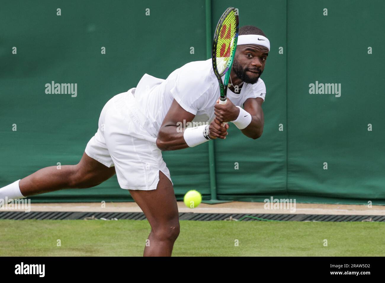 Londres, Inglaterra. 05 juillet 2023. Frances Tiafoe (États-Unis) lors du tournoi de Wimbledon 2023 qui s'est tenu à Londres, en Angleterre. Crédit : Andre Chaco/FotoArena/Alamy Live News Banque D'Images