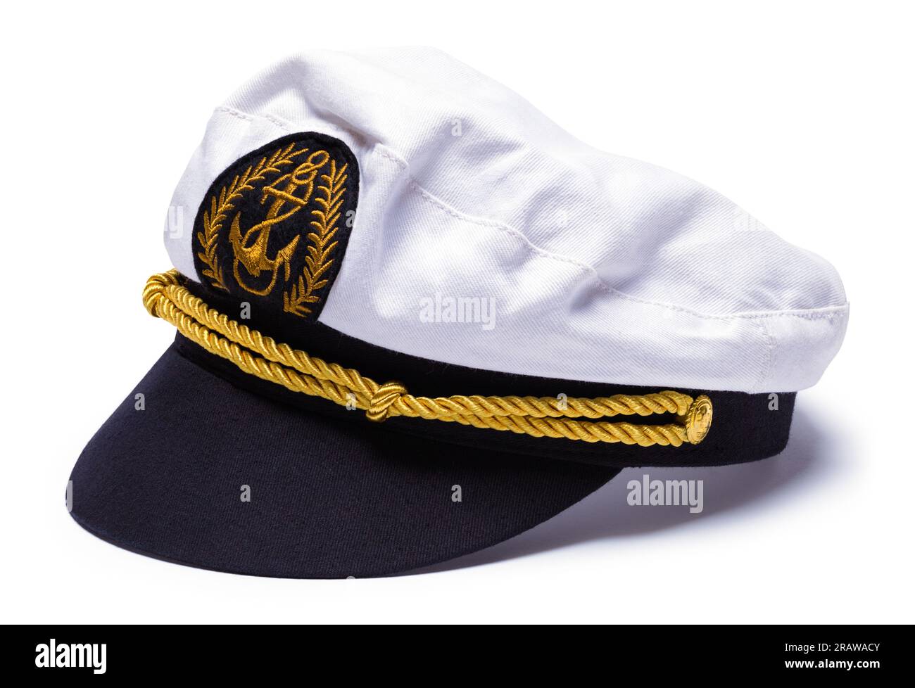 Chapeau de capitaine bleu marine découpé sur blanc. Banque D'Images