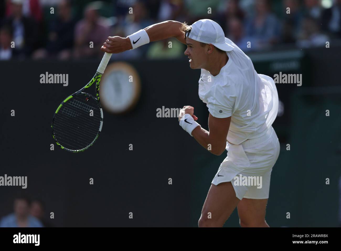 Holger Rune lors des Championnats de Wimbledon 2023 le 3 juillet 2023 au All England Lawn tennis & Croquet Club à Wimbledon, en Angleterre Banque D'Images Holger Rune lors des Championnats de Wimbledon 2023 le 3 juillet 2023 au All England Lawn tennis & Croquet Club à Wimbledon, en Angleterre Banque D'Images