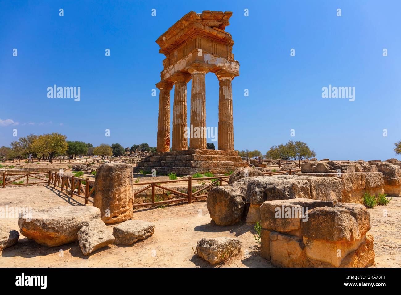 Temple du Dioscuri, Vallée des temples, Agrigente, Sicile, Italie Banque D'Images