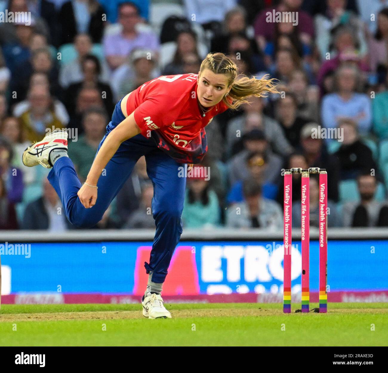 Oval, Angleterre. 3 juillet 2023. Lauren Bell d'Angleterre lors du deuxième match Vitality IT20 entre les England Women et Australia Women. Crédit : Nigel Bramley/Alamy Live News Banque D'Images