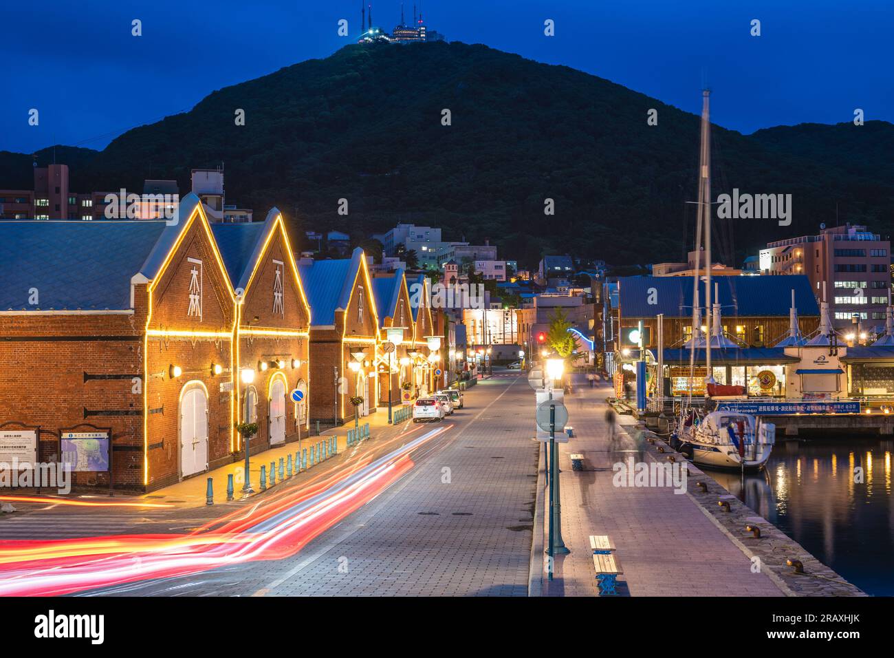 7 juin 2023 : Kanemori Red Brick Warehouse, construit en 1909, est le premier entrepôt commercial à Hakodate, Hokkaido, au Japon. Maintenant, c'est un comp commercial Banque D'Images