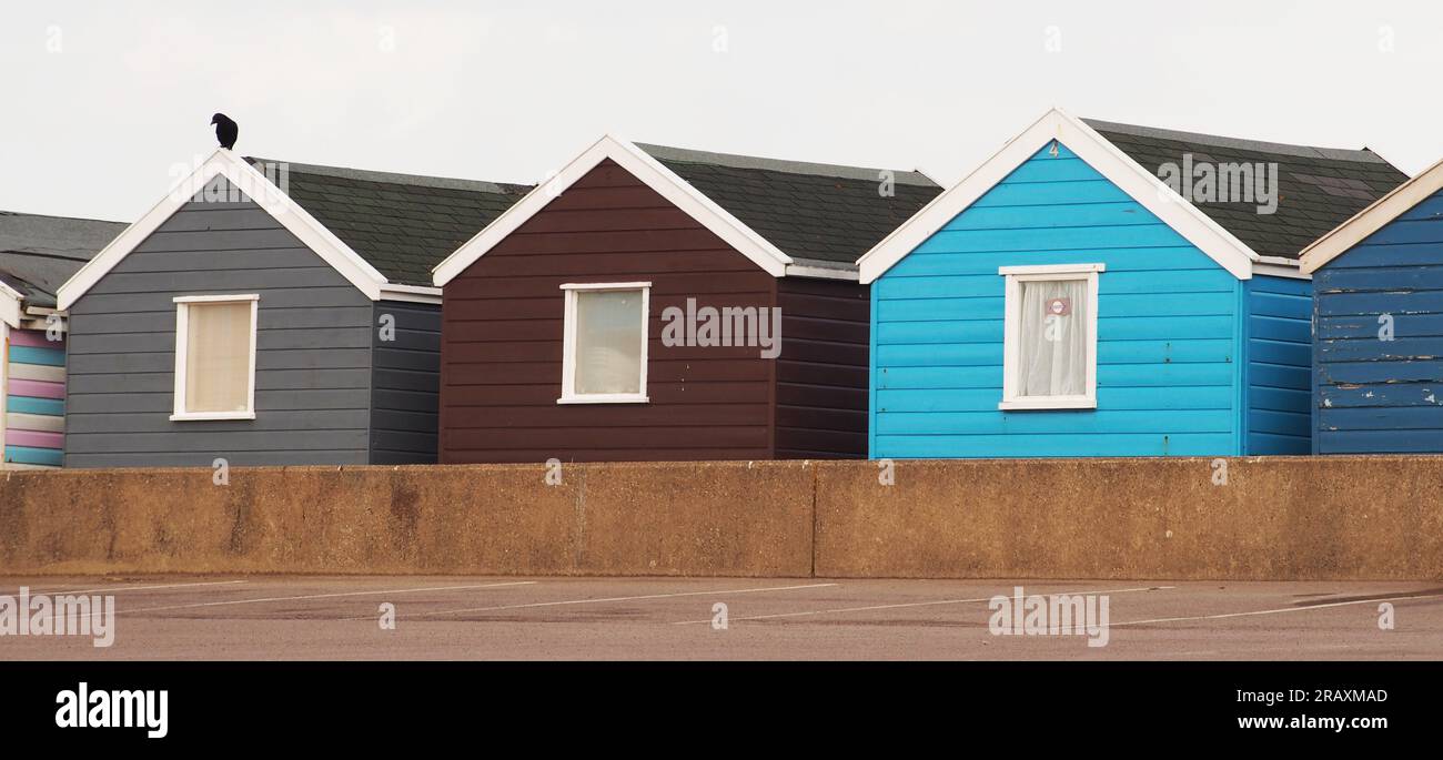 Cabanes de plage colorées à Southwold, Suffolk. ROYAUME-UNI Banque D'Images