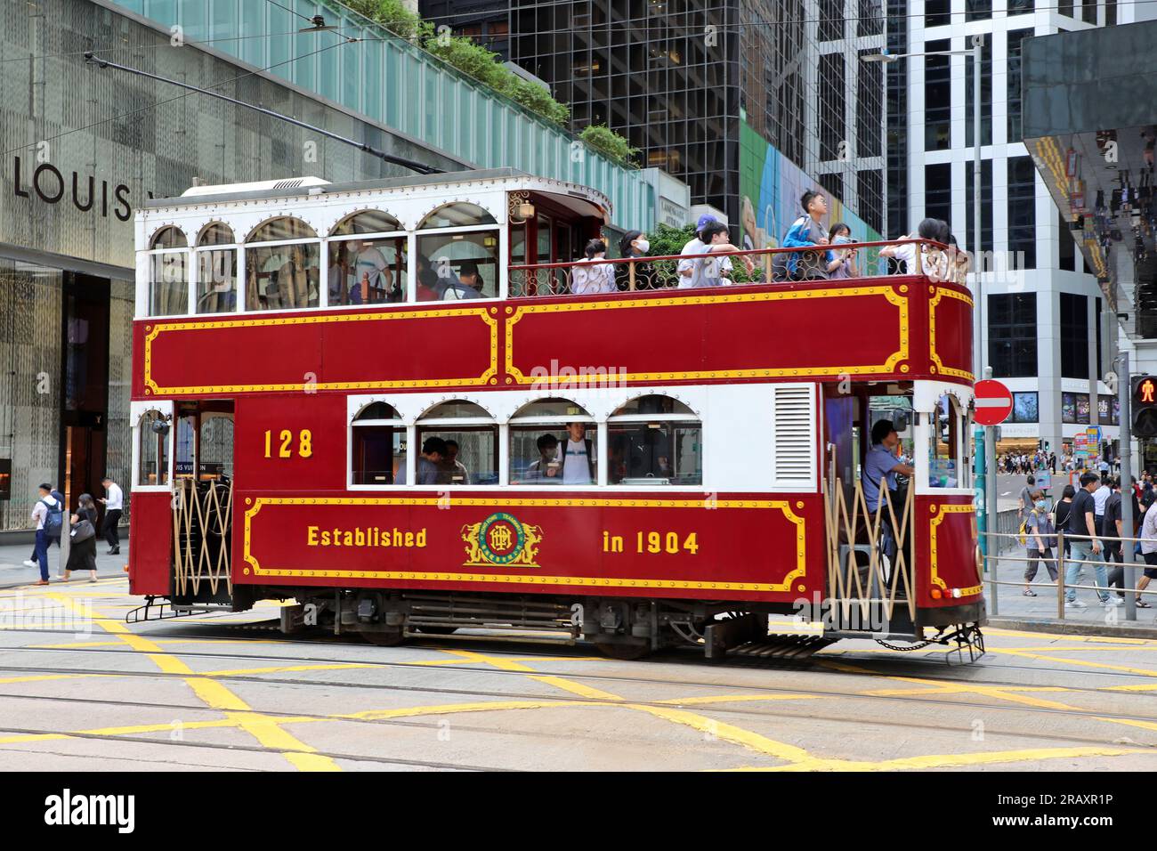 Tramway touristique traditionnel de Hong Kong à toit ouvert à Central, Hong Kong, Chine Banque D'Images