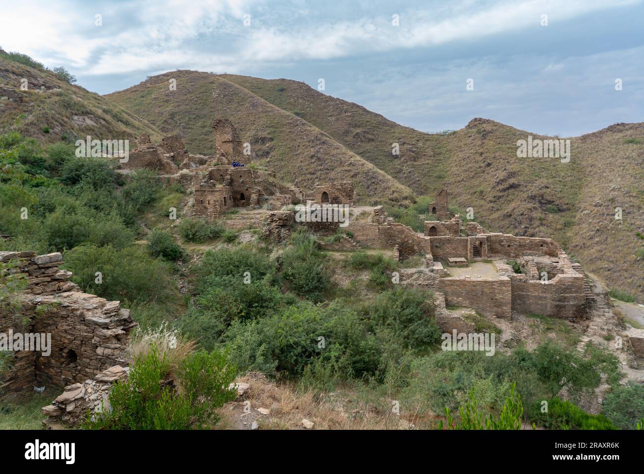 Vue de l'ancien monastère bouddhiste Takht-i-Bahi ou Takht Bhai de l'ère Gandhara, site du patrimoine mondial de l'UNESCO à Mardan, Khyber Pakhtunkhwa, Pakistan Banque D'Images