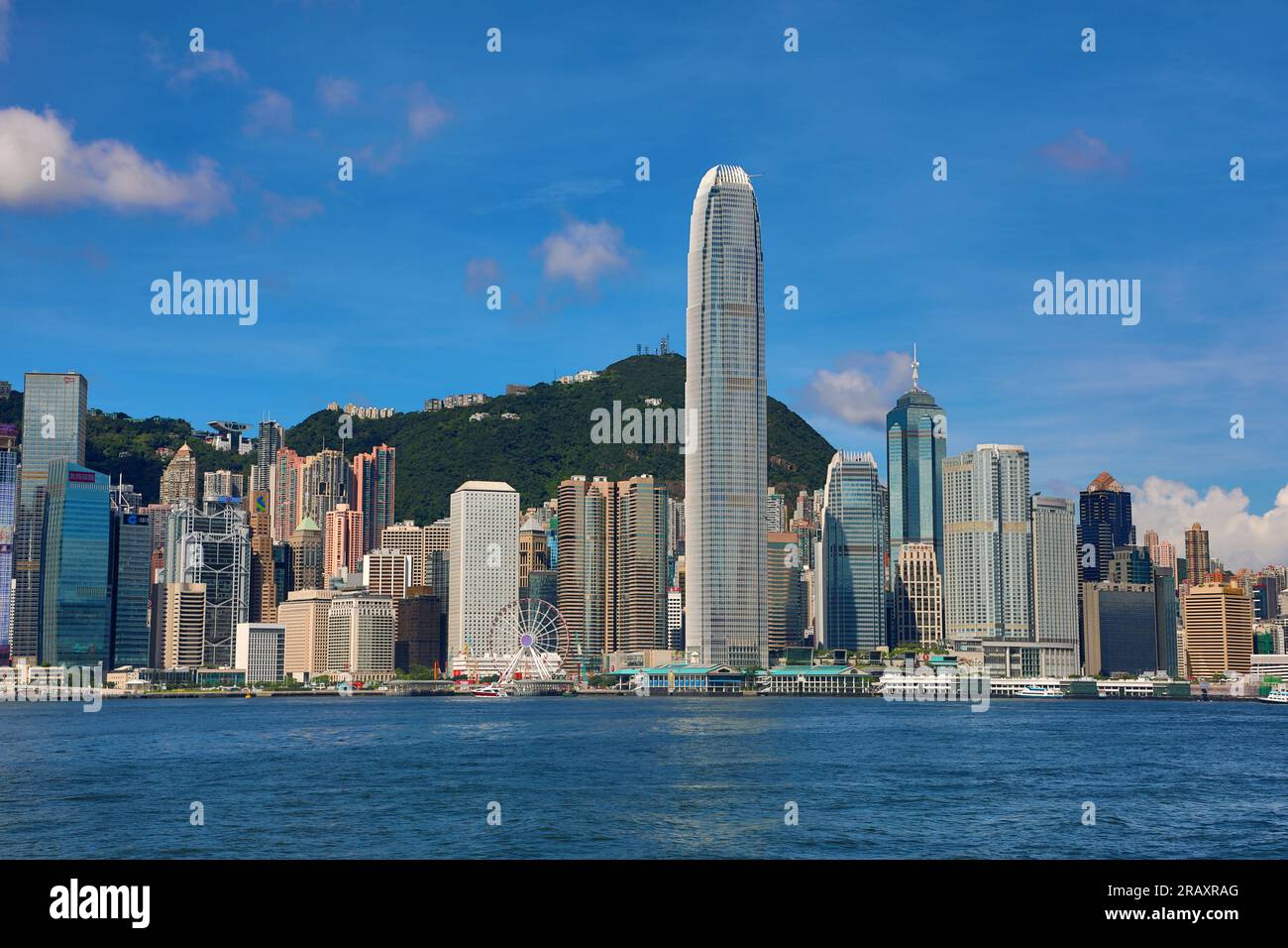 Victoria Harbour and Skyline, Hong Kong, Chine Banque D'Images