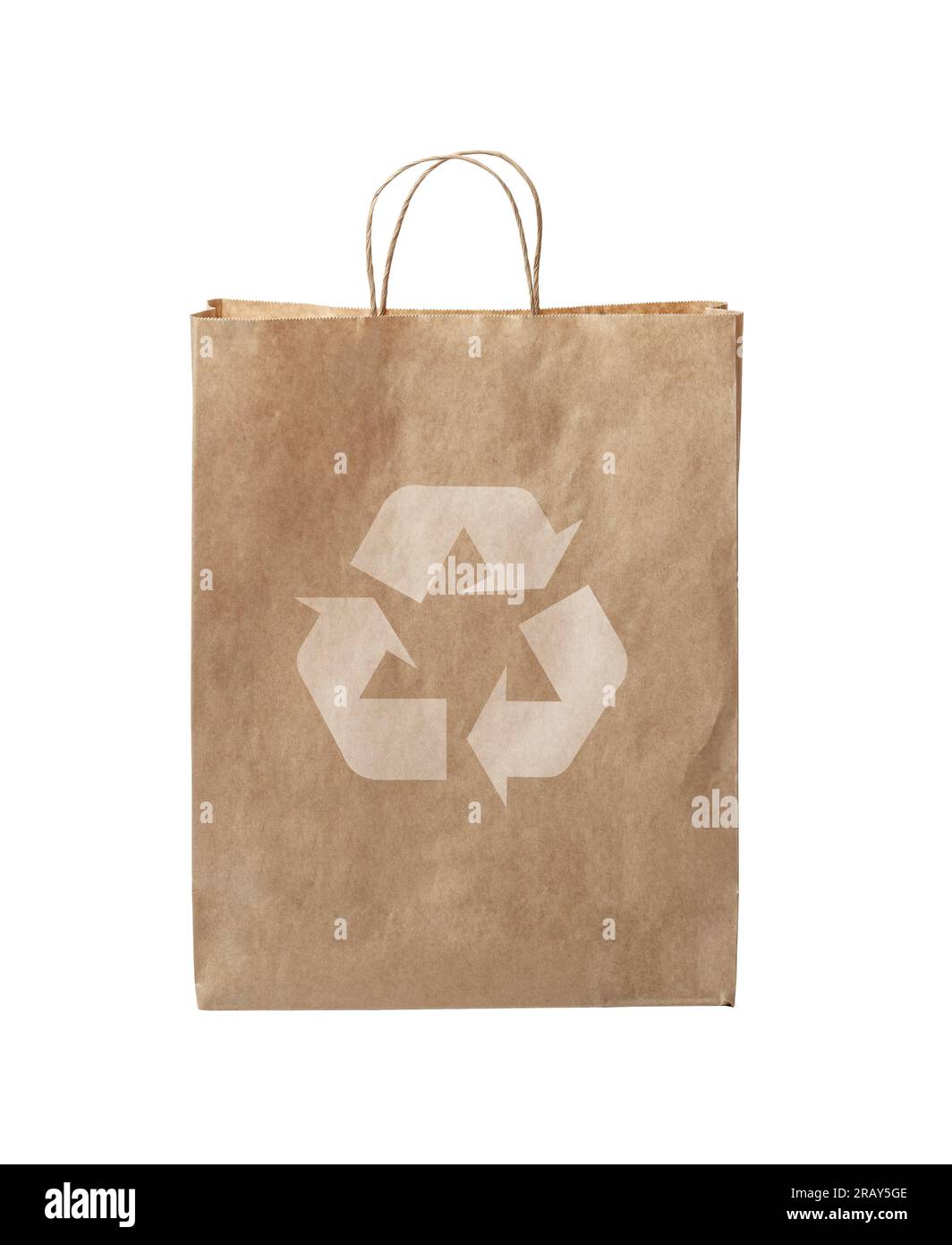 Sac en papier. Gros plan d'un sac en papier avec un symbole de recyclage isolé sur fond blanc. Avec masque Banque D'Images