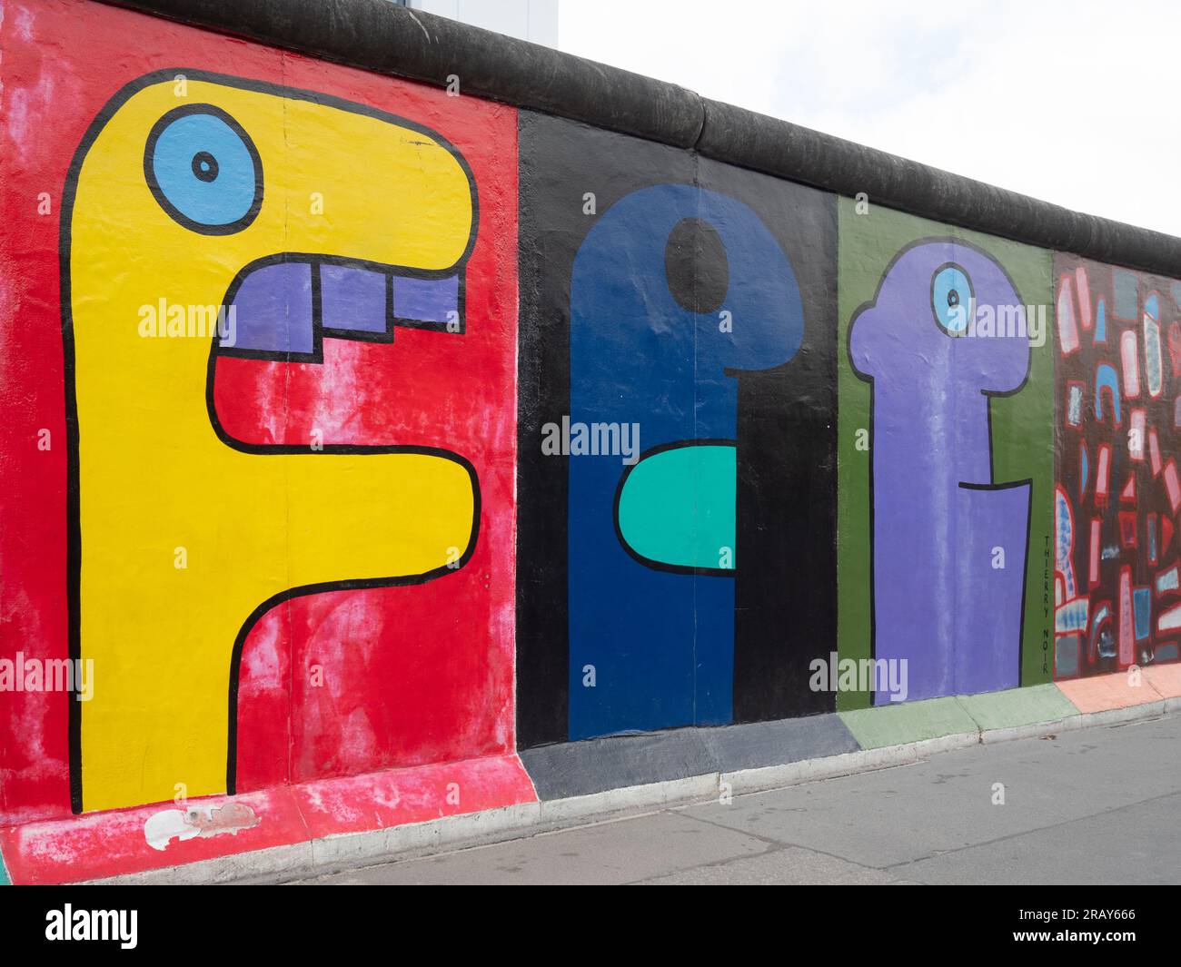 Des parties du mur de Berlin ou des zones qu'il couvrait qui étaient divisées par une barrière de béton entre Berlin-est et Berlin-Ouest. Banque D'Images