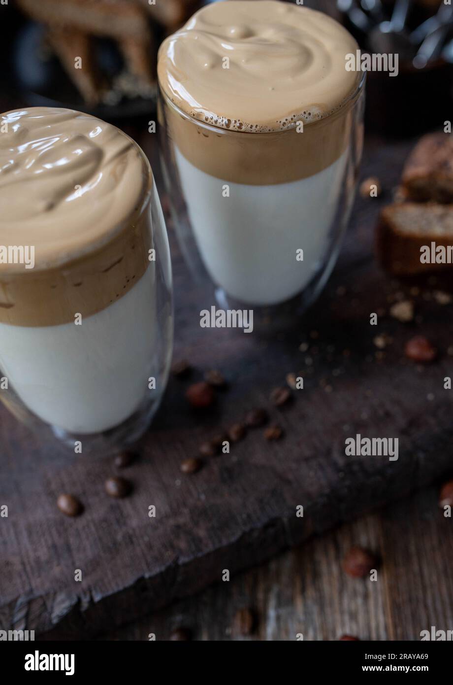 Café Dalgona dans un verre Banque D'Images