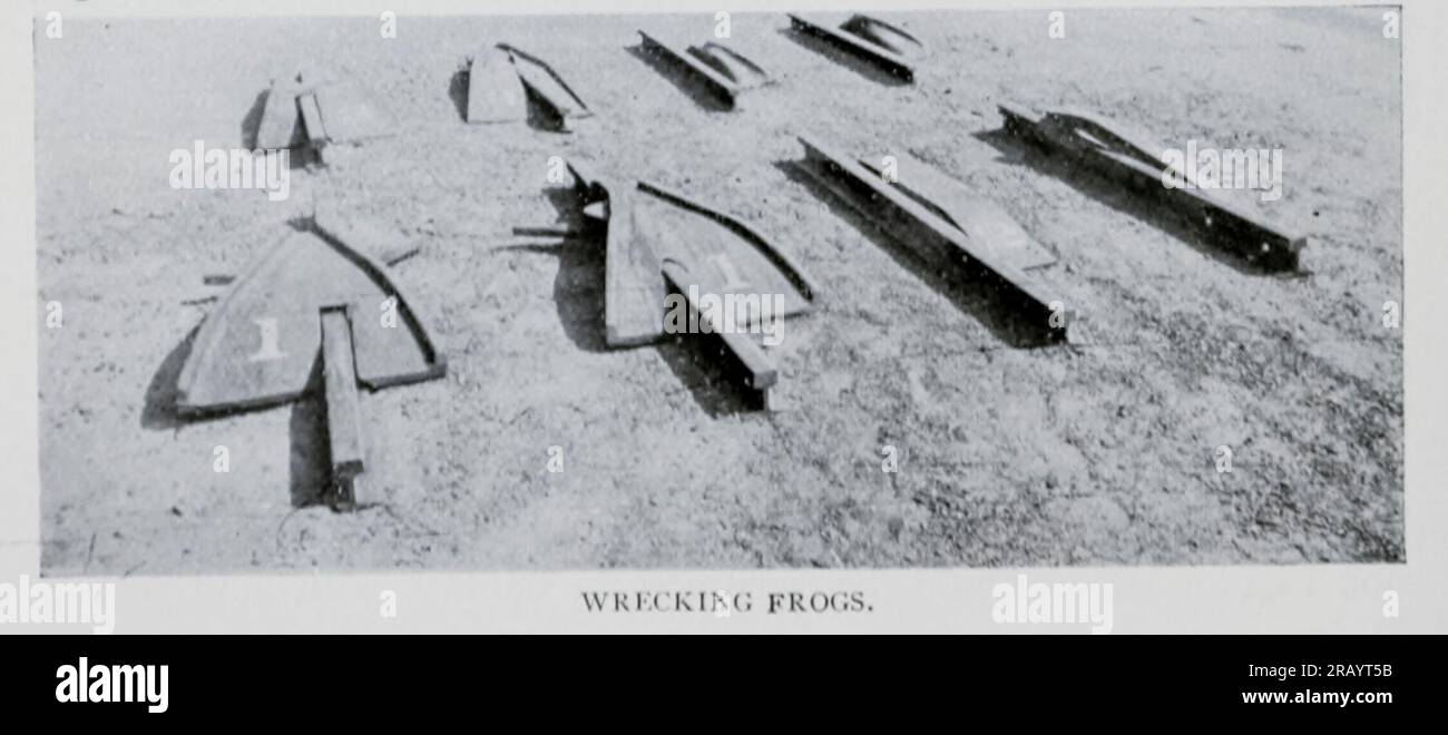 Les grenouilles épaisses du SERVICE D'URGENCE ET D'ACCIDENT FERROVIAIRE DE l'article. Par W. L. DERR. Extrait du magazine Engineering CONSACRÉ AU PROGRÈS INDUSTRIEL Volume X octobre 1896 NEW YORK The Engineering Magazine Co Banque D'Images