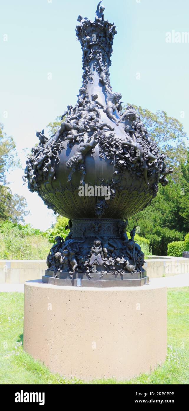 Le poème de la Vigne ou le vase Vintage sculpture en bronze de Gustave doré dans le Golden Gate Park San Francisco California USA Banque D'Images