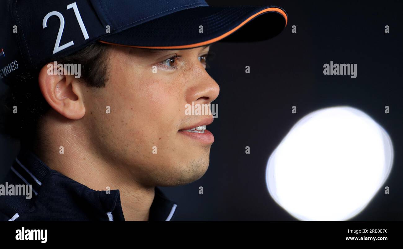 Silverstone, Angleterre. 06.07.23. Nyck de Vries, pilote de la Scuderia AlphaTauri, en paddock, avant le Grand Prix de Grande-Bretagne 2023. Crédit : Bradley Collyer/Alamy Live News Banque D'Images
