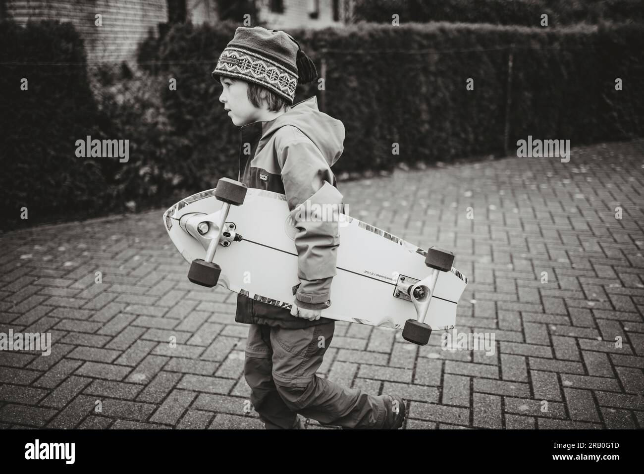 Boy with skateboard Banque D'Images