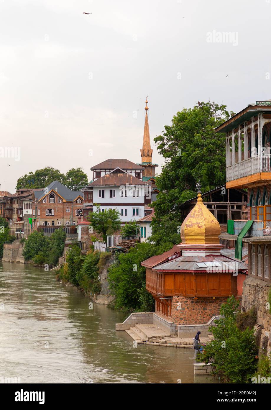 Bâtiments patrimoniaux cachemiriens le long de la rivière Jhelum, Jammu-et-Cachemire, Srinagar, Inde Banque D'Images