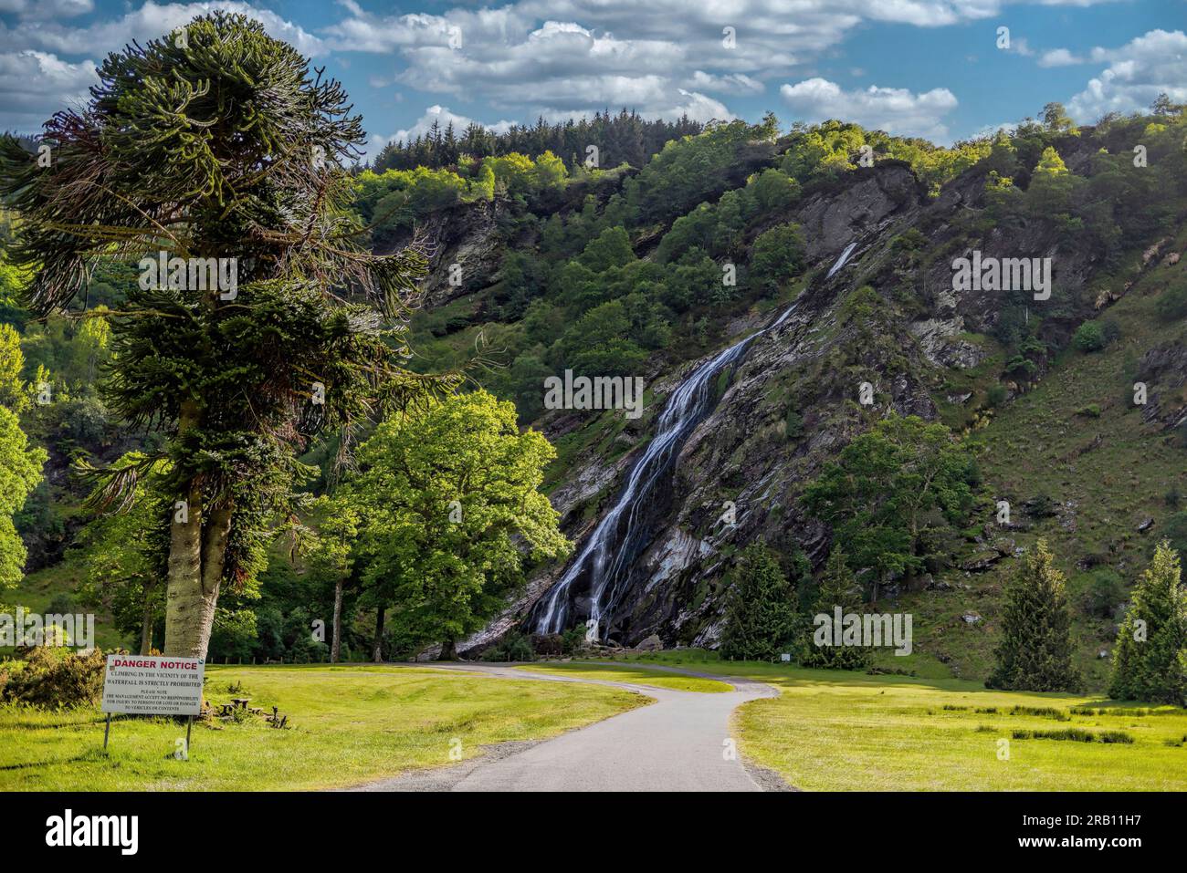 Torc Waterfall est une cascade au pied de Torc Mountain, Killarney dans le comté de Kerry en Irlande Banque D'Images