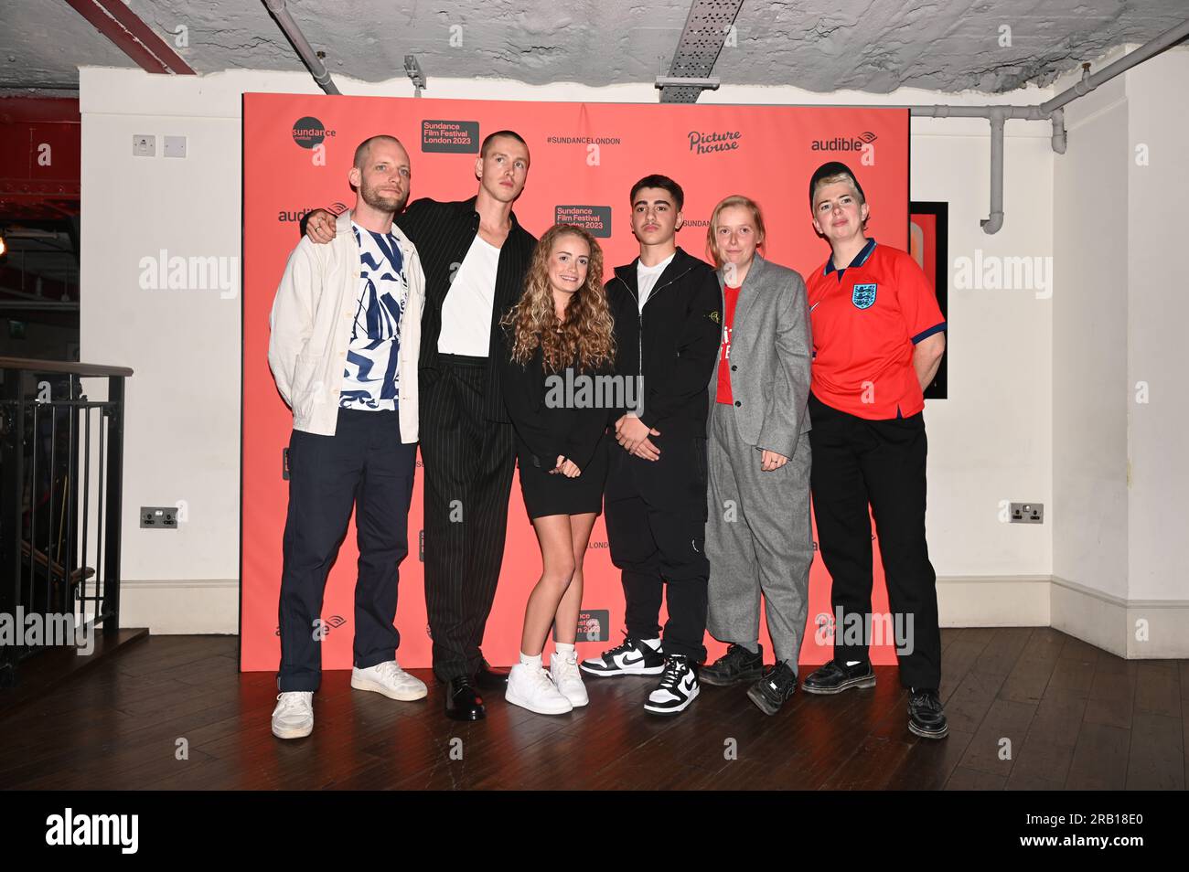 Londres, Royaume-Uni. 6 juillet 2023. Theo Barrowclough, Harris Dickinson, Lola Campbell, Alin Uzun, Charlotte Regan et Molly Manning Walker assistent à la première de Scrapper au Royaume-Uni et à la soirée d'ouverture du Festival du film de Sundance 2023 à Picturehouse Central, Londres, Royaume-Uni. Crédit : Voir Li/Picture Capital/Alamy Live News Banque D'Images