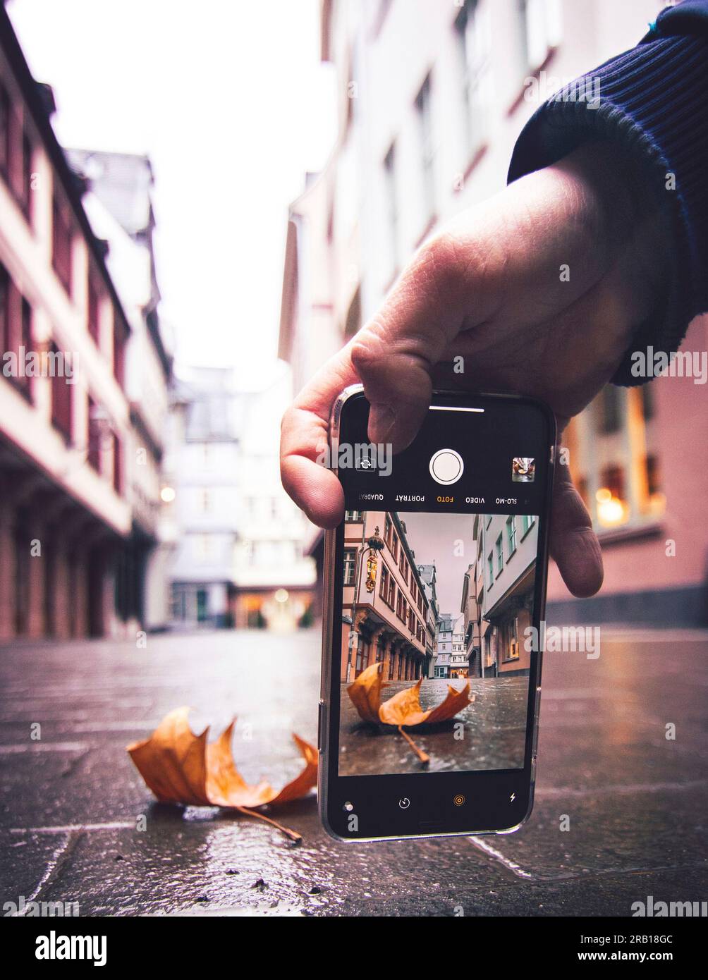 Téléphone portable ( I Phone ) photo à Römerberg à Francfort-sur-le-main, Altstadt, Hesse, Allemagne Banque D'Images