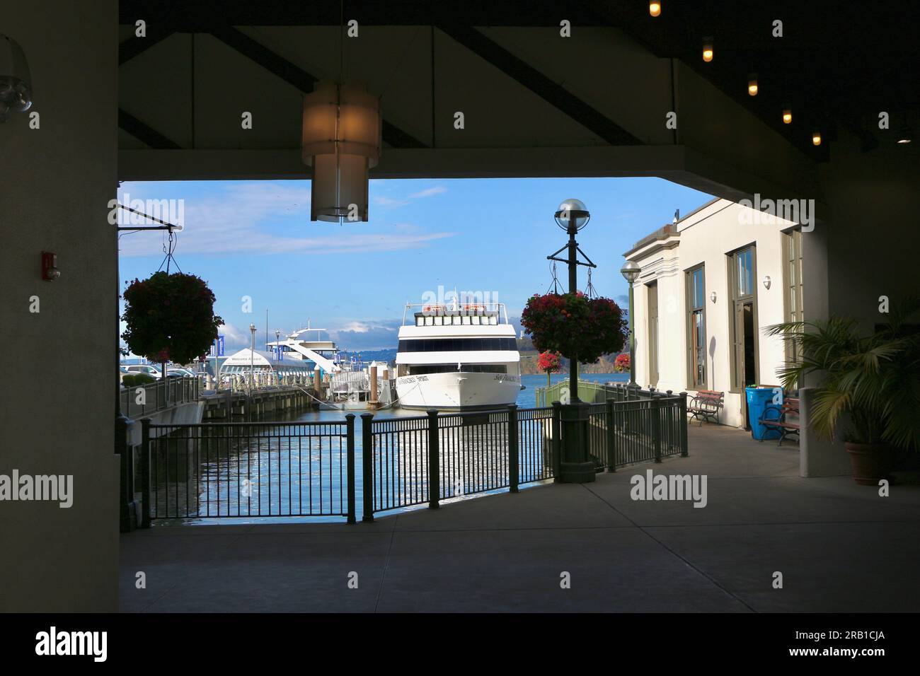 Le yacht City Cruises San Francisco Spirit et le bateau de dîner amarré à l'embarcadère 3 l'Embarcadero San Francisco California USA Banque D'Images