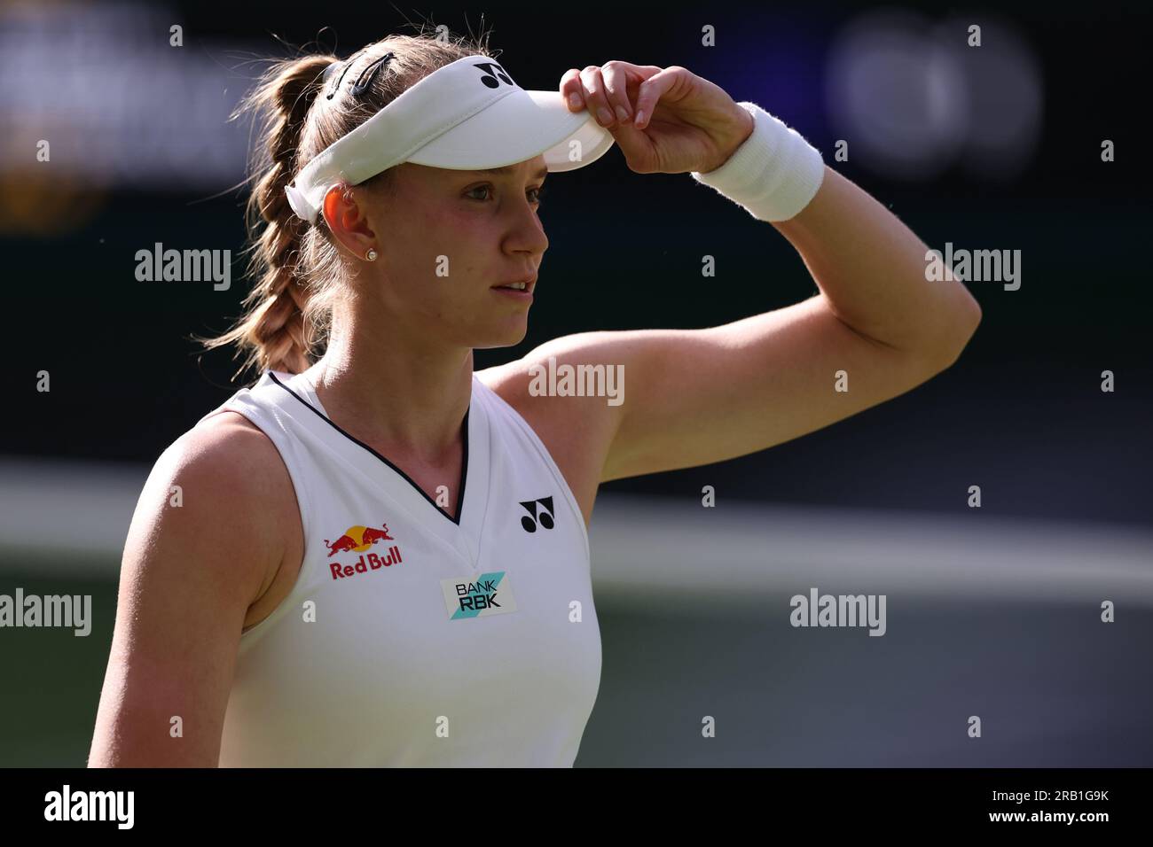 6 juillet 2023 ; All England Lawn tennis and Croquet Club, Londres, Angleterre : tournoi de tennis de Wimbledon ; Elena Rybakina pendant son match avec Alize Cornet Banque D'Images