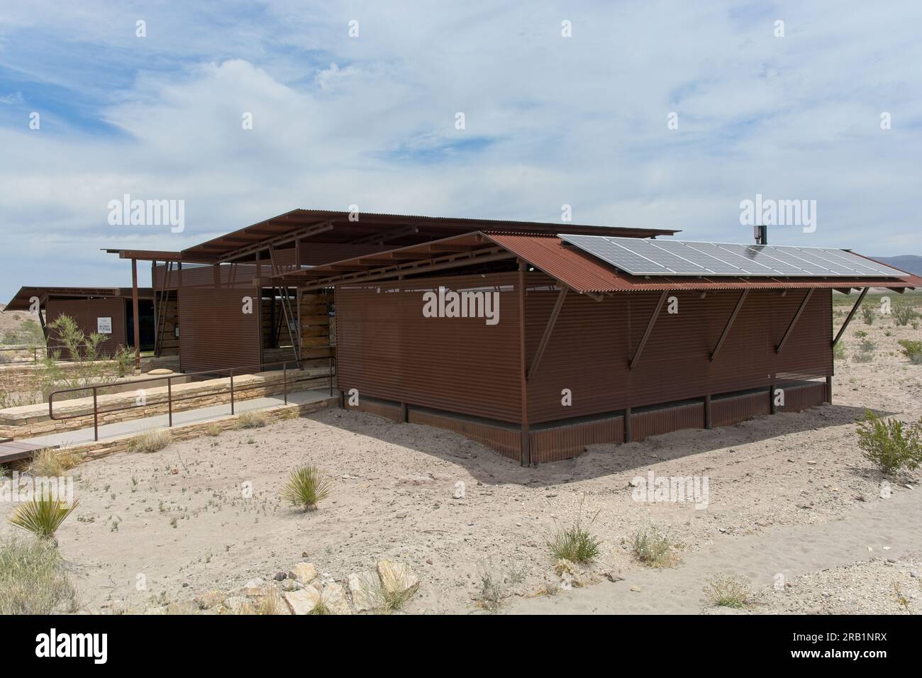 Abri d'exposition de découverte des fossiles de conception durable dans le parc national de Big Bend Banque D'Images