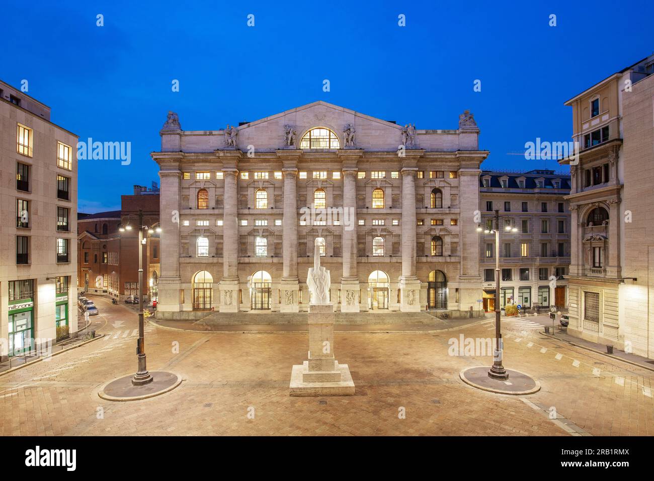 Bourse de Milan, Palazzo Mezzanotte, Piazza degli Affari, Milano, Lombardia, Italie Banque D'Images