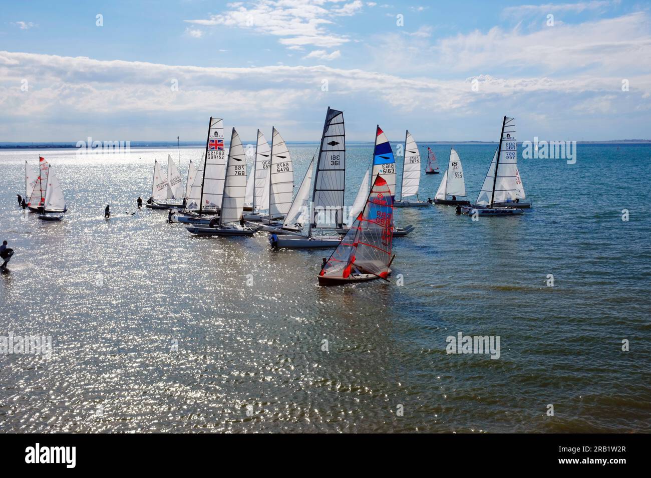 Voiliers à la fin du sport de la journée Banque D'Images