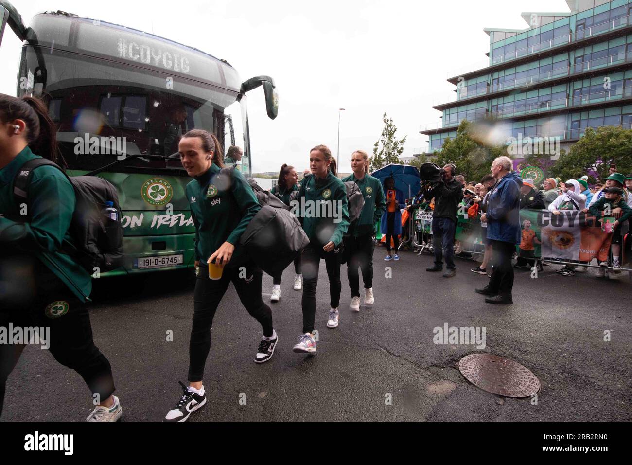 Dublin, Irlande. 06 juillet 2023. Équipe irlandaise arrivant au stade Tallaght pour son match contre la France en pré coupe du monde amical (Hugh de Paor/SPP) crédit : SPP Sport Press photo. /Alamy Live News Banque D'Images