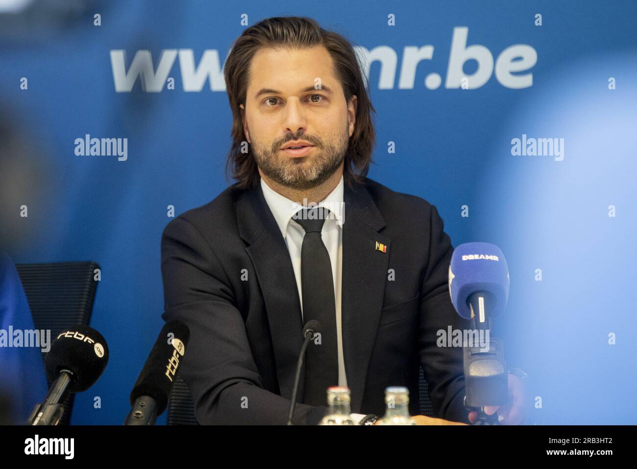 Bruxelles, Belgique. 07 juillet 2023. L'ancien député wallon Georges-Louis bouchez photographié lors d'une conférence de presse du parti libéral francophone MR pour annoncer la nouvelle Fédération Wallonie - Bruxelles Ministre de l'enseignement supérieur, de la promotion sociale, de l'enseignement, de la recherche scientifique, des hôpitaux universitaires, de l'aide à la jeunesse, Promotion de Bruxelles, Jeunesse et Sports, vendredi 07 juillet 2023 au siège du MR à Bruxelles. Un successeur est présenté à Valérie Glatigny, qui a démissionné pour des raisons médicales. BELGA PHOTO HATIM KAGHAT crédit : Belga News Agency/Alamy Live News Banque D'Images