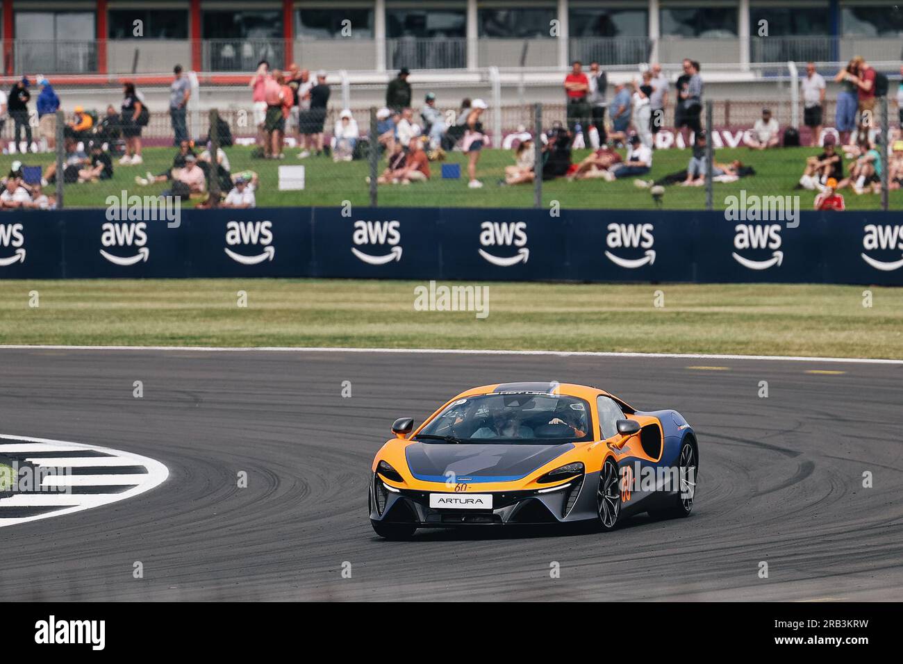 Silverstone, Angleterre 7 juillet 2023 voitures de course historiques au Grand Grand Prix de Grande-Bretagne, Silverstone, jour 1, Launch Party 7 juillet 2023 Banque D'Images