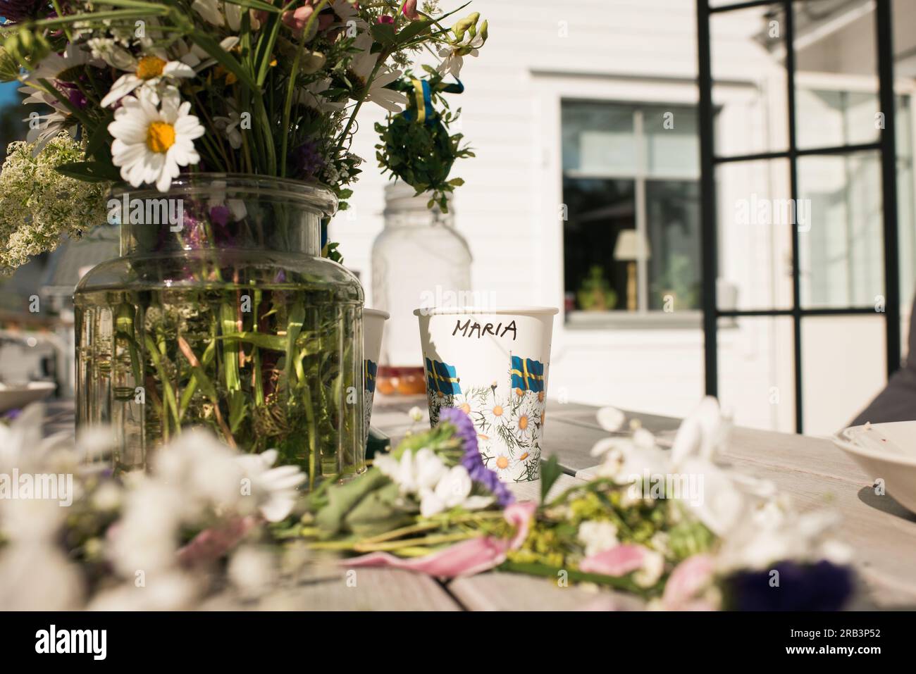 Gobelet jetable en papier avec un nom dessus lors d'une fête en Suède Banque D'Images