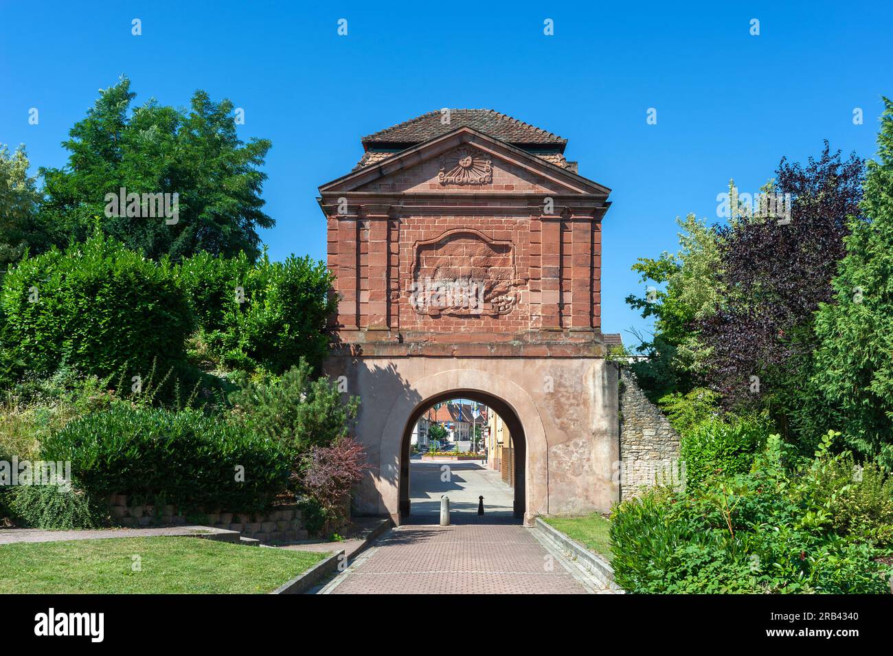 Porte Landau avec figure solaire du roi Louis XIV, Lauterbourg, Alsace, France, Europe Banque D'Images