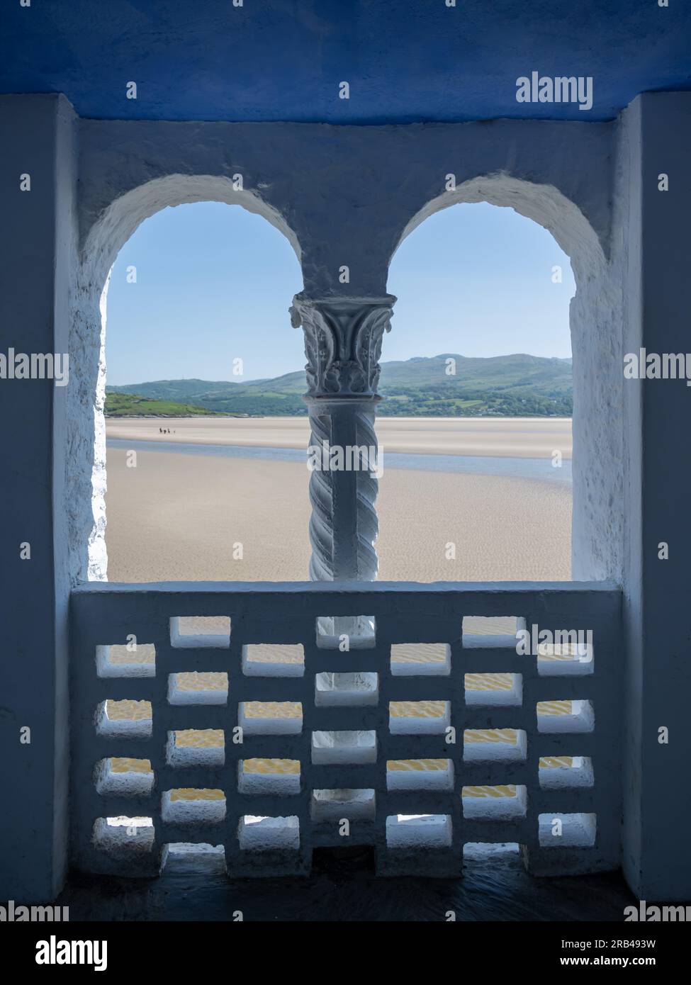 Estuaire de Dwyryd depuis la tour de l'observatoire, Portmeirion, pays de Galles du Nord, Royaume-Uni Banque D'Images