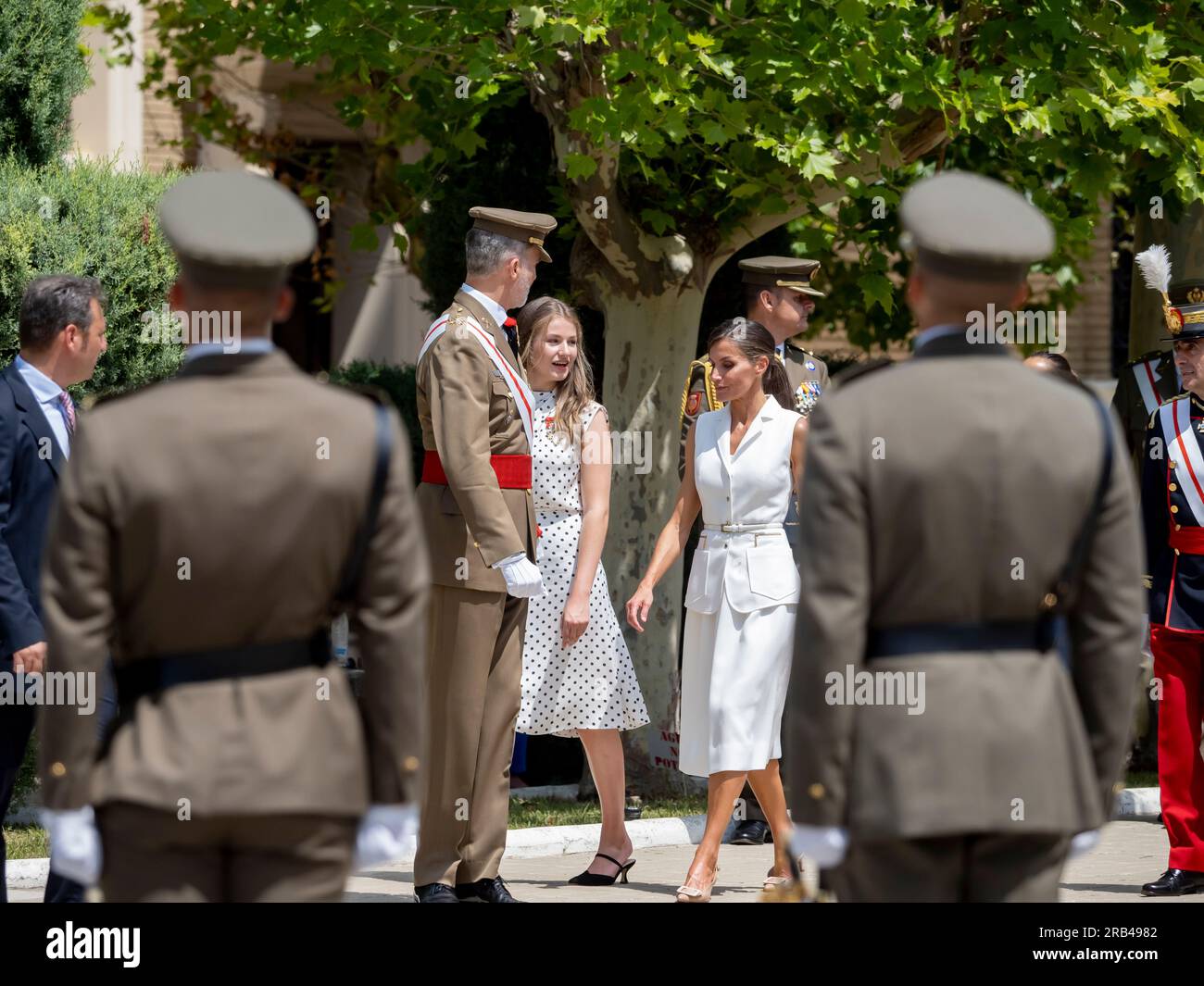 Saragosse. Espagne. 7 juillet 2023. Felipe de Borbón et Letizia Ortiz Rois d'Espagne et la Princesse Leonor de Borbón des Asturies ont présidé à la remise des dépêches royales aux officiers de l'armée espagnole diplômés de l'Académie militaire générale de Saragosse Juan Antonio Pérez / Alamy Live News Banque D'Images