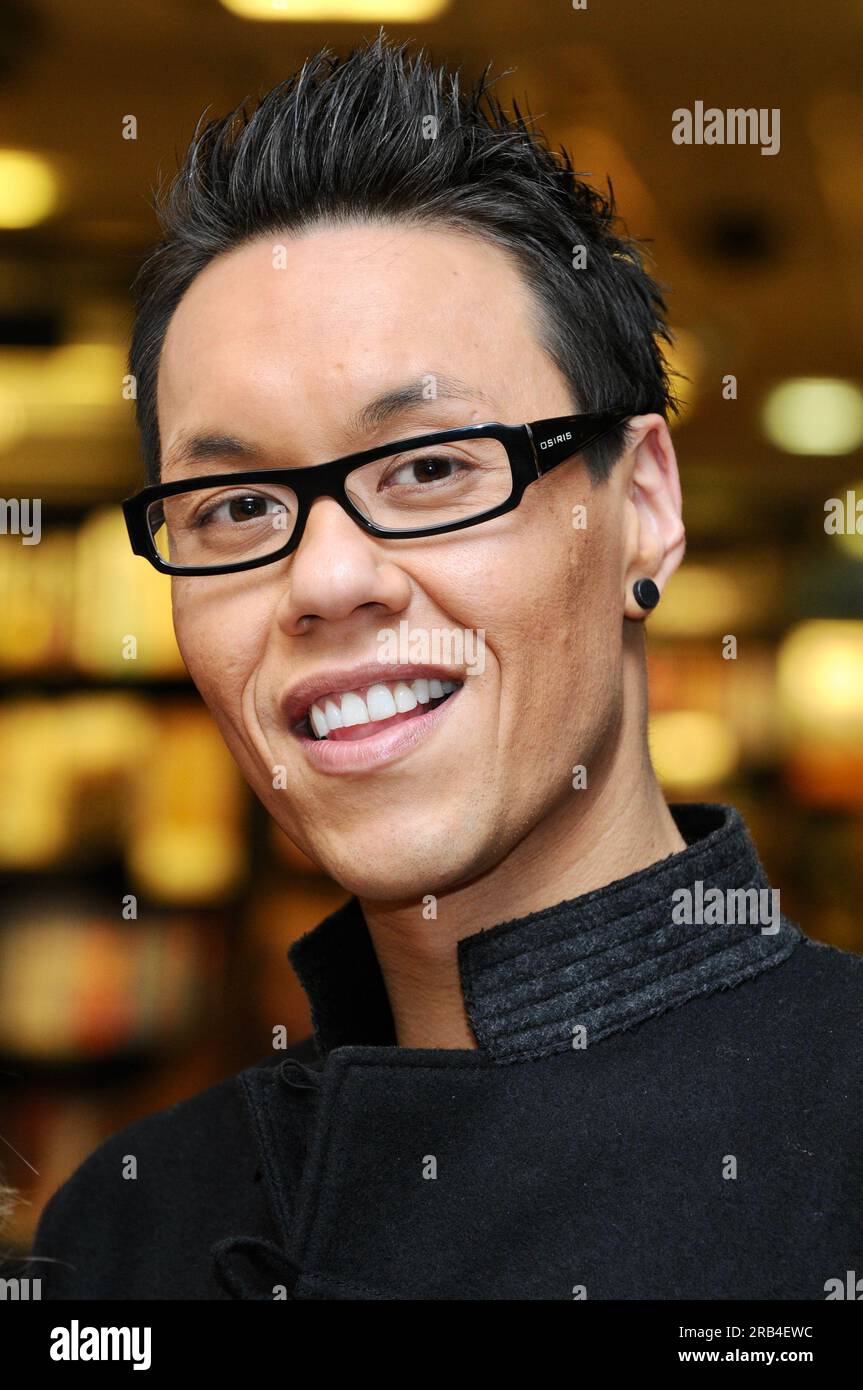 Gok WAN, Waterstones, Bluewater, Kent, Royaume-Uni Banque D'Images