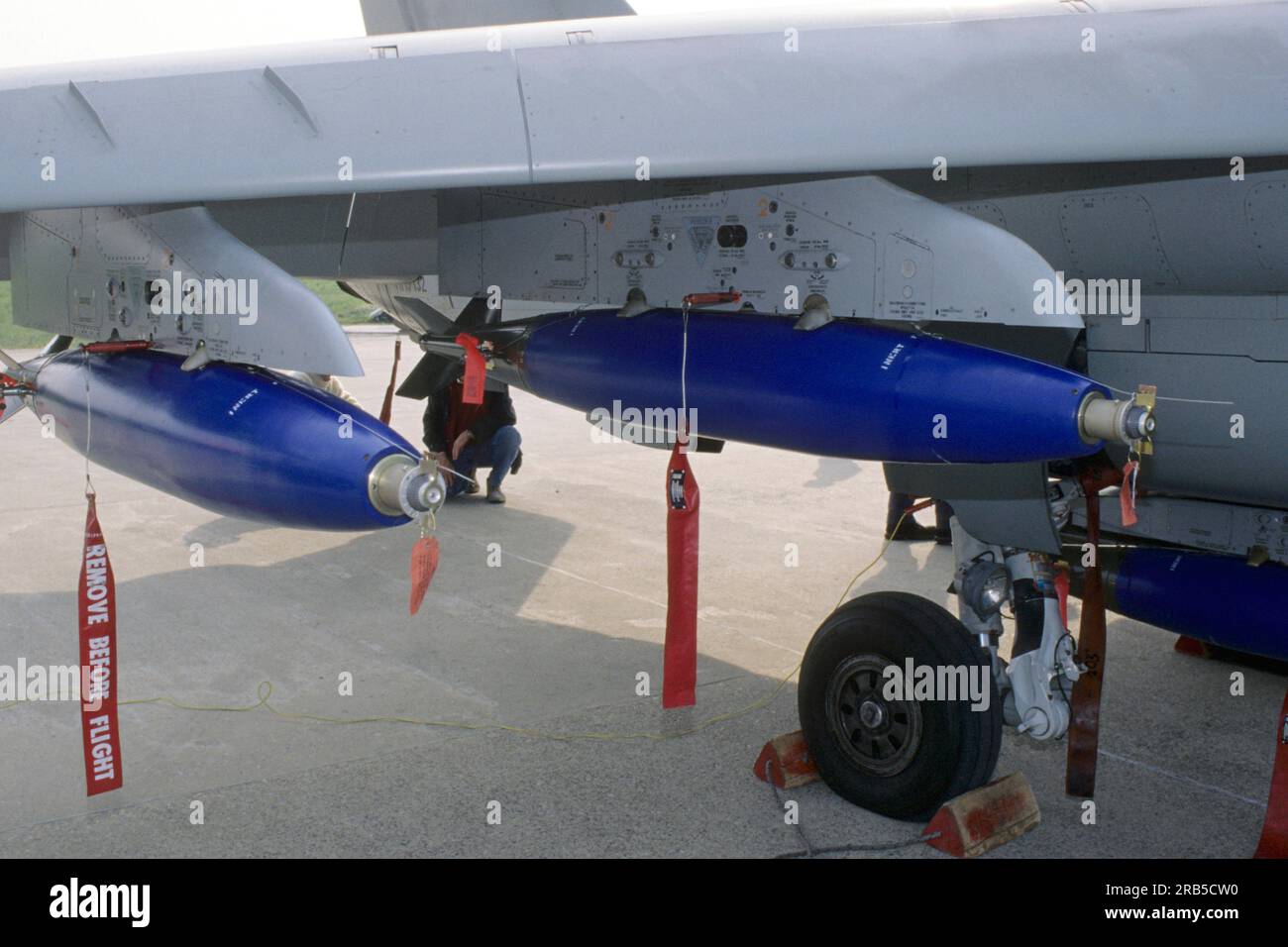 Bombes sur un avion Tornado Fighter Banque D'Images