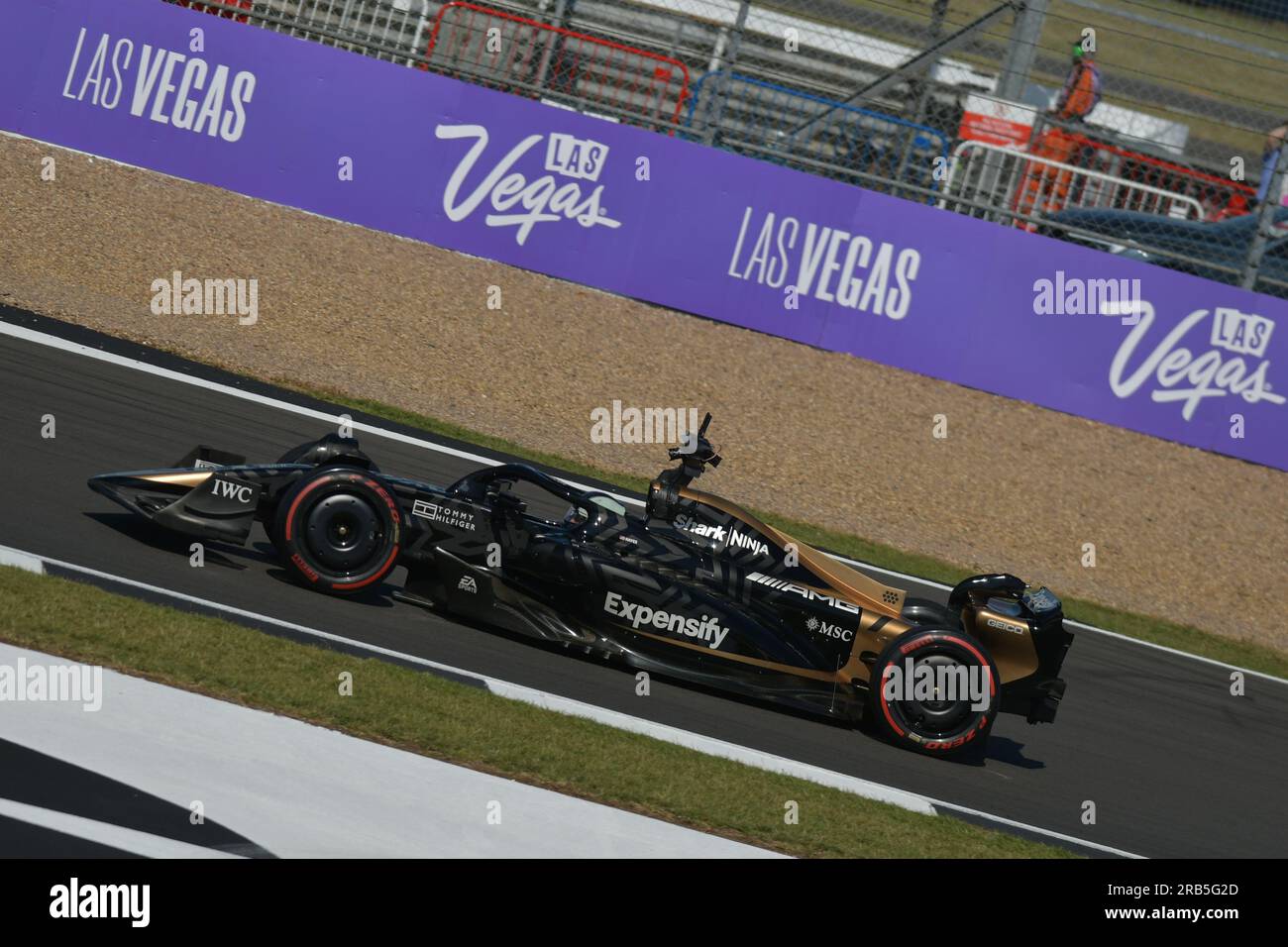 Voiture Brad Pitt pour le film inspiré de la F1 à Silverstone avant le Grand Prix de Grande-Bretagne 2023, la voiture est en fait une voiture de Formule 2 modifiée. Banque D'Images