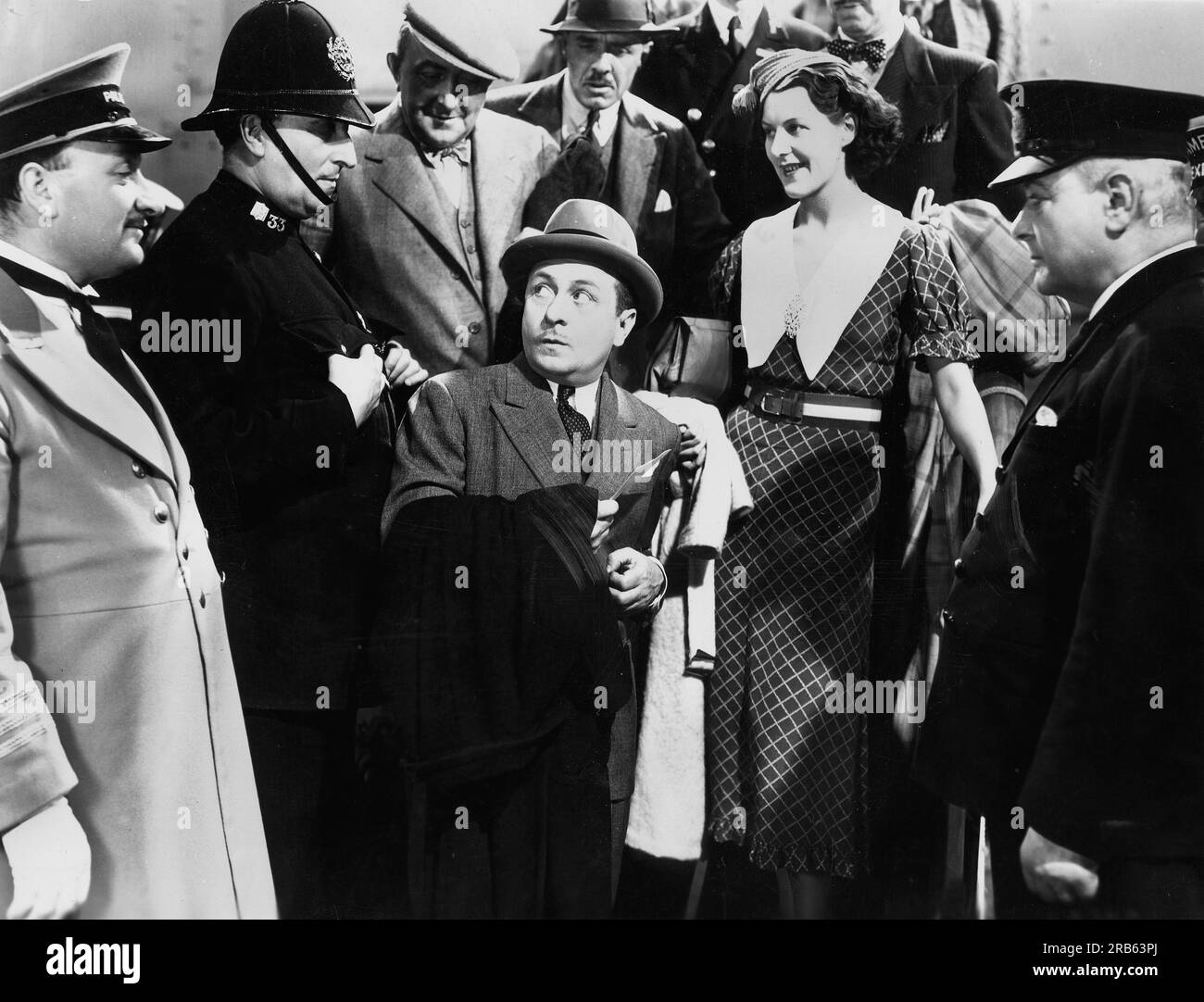 Ernest Truex (au centre), sur le plateau du film, 'Everybody Dance', Gaumont British Distributors, 1936 Banque D'Images