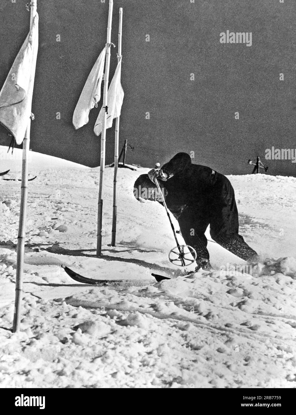 Sun Valley, Idaho : c. 1936 Hannes Schroll, le champion autrichien de ski,  va skier au printemps à Sun Valley Photo Stock - Alamy