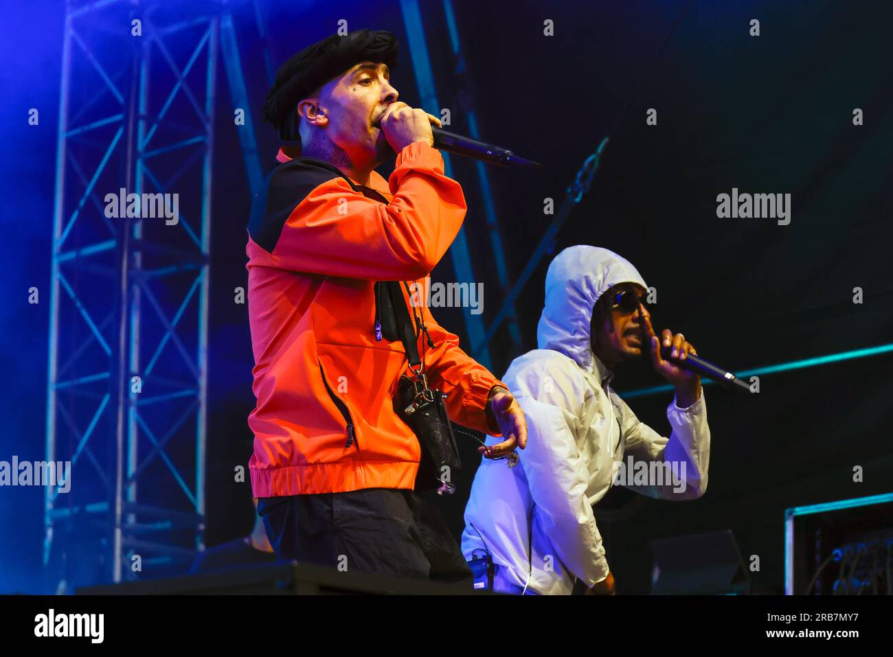 Stamner Park, ville de Brighton et Hove, East Sussex, Royaume-Uni. Hip Hop Band N-Dubz en concert au Brighton Valley Festival 2023, Brighton Valley concert Series devant des milliers de fans au Stanmer Park. 7 juillet 2023 crédit : David Smith/Alamy Live News Banque D'Images