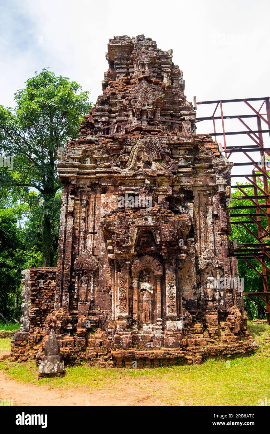 Vestiges de temples hindous au sanctuaire My son, un site du patrimoine mondial de l'UNESCO au Vietnam. Banque D'Images