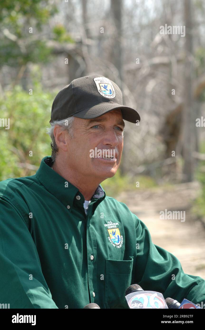 Le secrétaire Dirk Kempthorne en visite dans la région de la Nouvelle-Orléans, en Louisiane, où il a rencontré et visité le personnel du Fish and Wildlife Service Banque D'Images