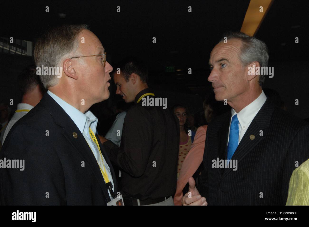 Réception au parc historique national de l'indépendance pour les participants à la réunion du centenaire de la National Governors Association à Philadelphie, Pennsylvanie. Le secrétaire Dirk Kempthorne et le surintendant adjoint du parc historique national de l'indépendance, Darla Sidles, ont prononcé une allocution officielle; Et le secrétaire a discuté avec d'autres participants de la NGA, parmi eux Edward Rendell, gouverneur de la Pennsylvanie, James Douglas, gouverneur du Vermont, Dave Freudenthal, gouverneur de Guam Felix Camacho, ancien gouverneur du Tennessee Don Sundquist, et John Engler, ancien gouverneur du Michigan. Banque D'Images