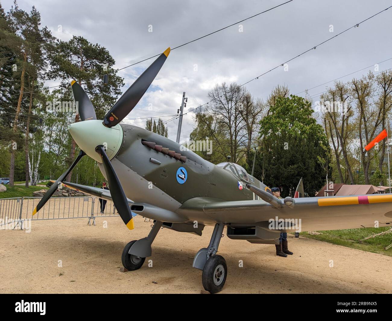 Le Supermarine Spitfire est un avion de chasse monoplace britannique utilisé par la Royal Air Force et d'autres pays alliés avant, réplique a été exposée Banque D'Images