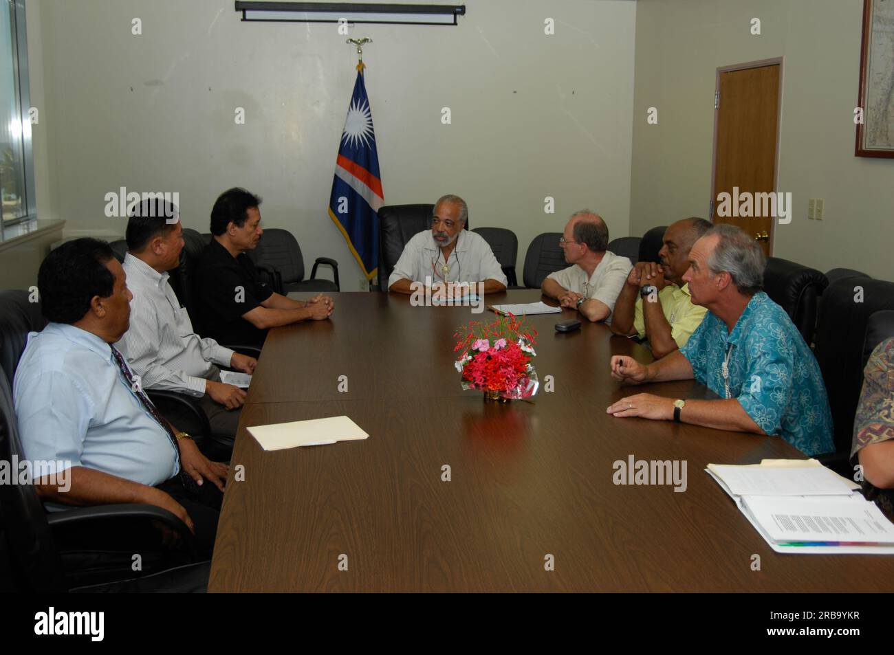 Visite des îles du Pacifique : visite du Secrétaire Dirk Kempthorne et de ses collaborateurs à l'atoll de Majuro, de la République des Îles Marshall Banque D'Images