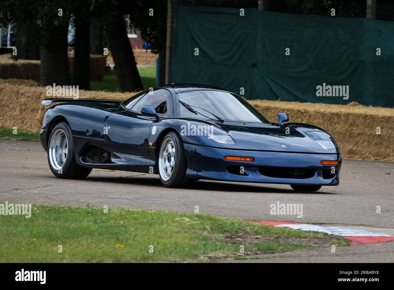 Jaguar Sport XJR15, conduit autour de la piste lors du festival