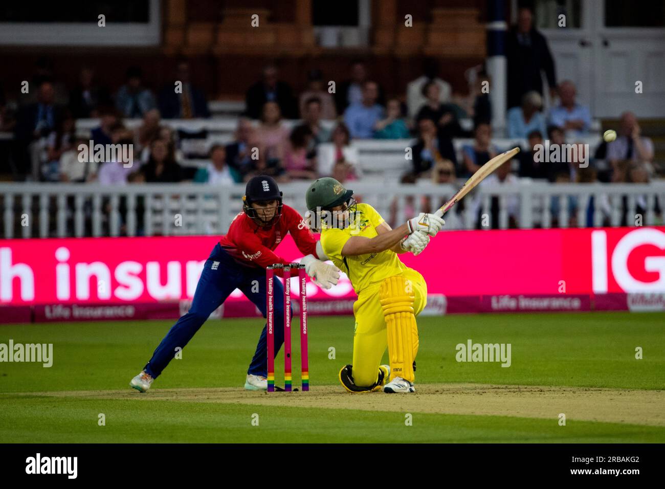 Londres, Royaume-Uni. 8 juillet 2023. Ellyse Perry (Australie) en action lors du troisième match Vitality IT20 de la série Womens Ashes 2023 entre l'Angleterre et l'Australie au Lords Cricket Ground à Londres, Angleterre. (Liam Asman/SPP) crédit : SPP Sport Press photo. /Alamy Live News Banque D'Images