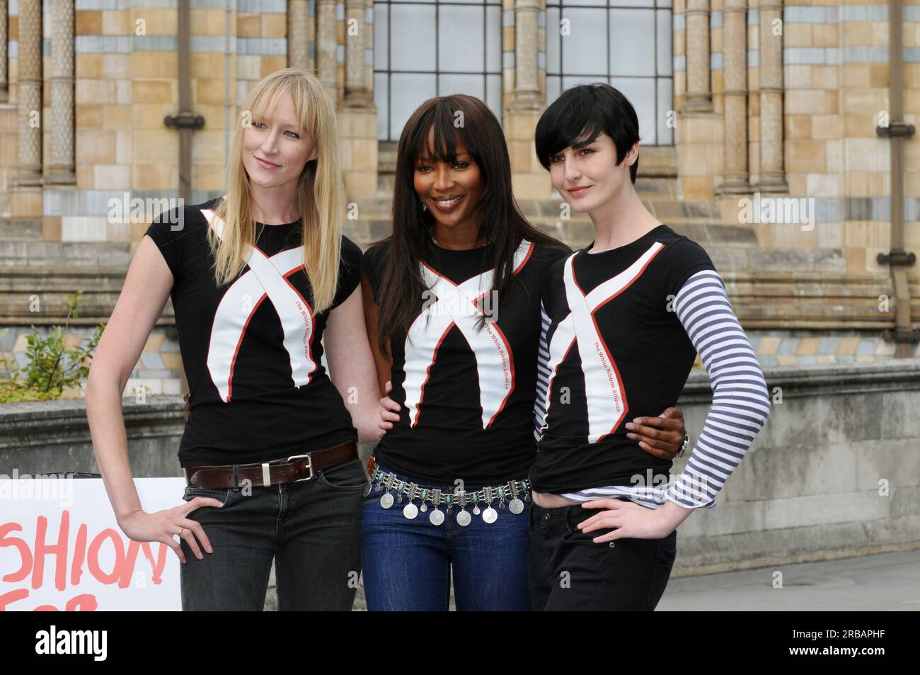 Naomi Campbell, Jade Parfitt, Erin O'Connor. Fashion for relief, National History Museum, Londres, Royaume-Uni Banque D'Images