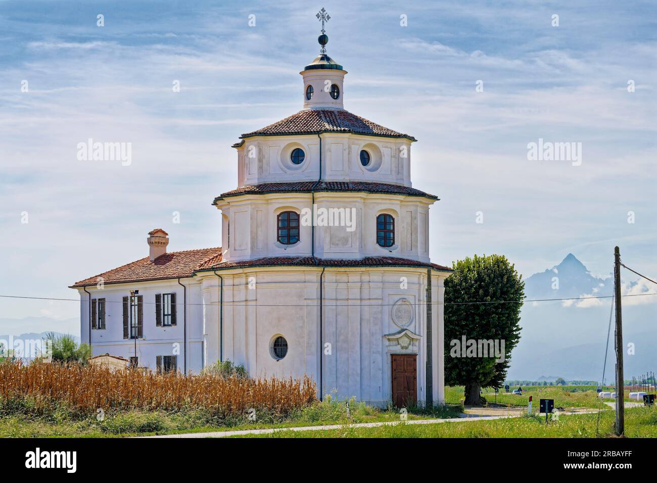Santuario del Valinotto, Visitation de la Sainte Vierge, Visitazione della Beata Vergine, architecte Bernardo Vittone, baroque, derrière Monte Viso Banque D'Images