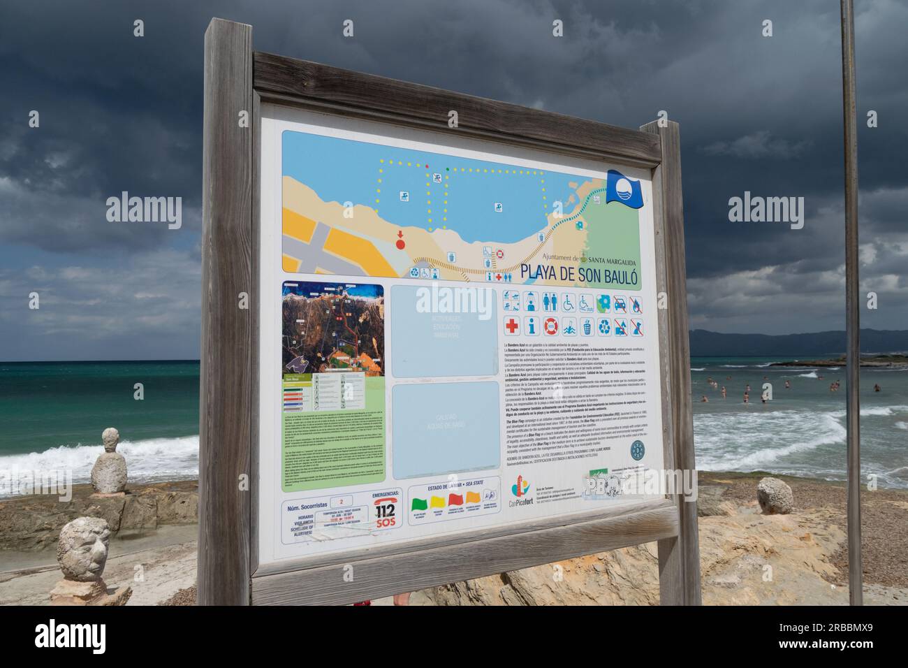 Playa de son Bauló à Palma de Majorque. Règles et avertissements de plage en Espagne. Banque D'Images