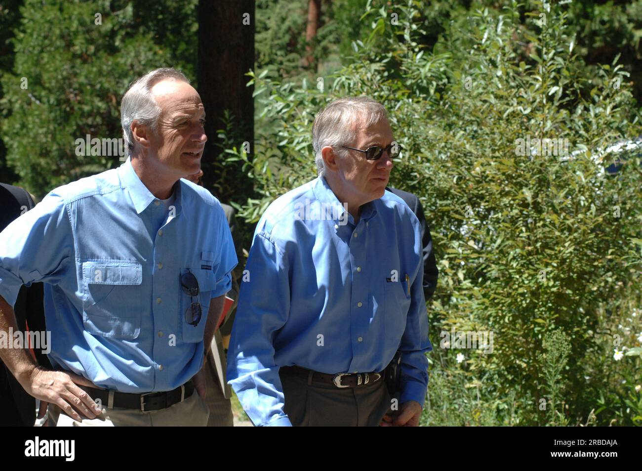 Le secrétaire Dirk Kempthorne en visite au Forest Service lors de sa visite au Sand Harbor State Park du Nevada sur les rives du lac Tahoe pour participer au Sommet annuel de restauration du lac Tahoe, où il a rejoint les sénateurs du Nevada Harry Reid et John Ensign, la sénatrice de Californie Dianne Feinstein, et d'autres chefs fédéraux, étatiques, locaux, tribaux dans le forum environnemental Banque D'Images